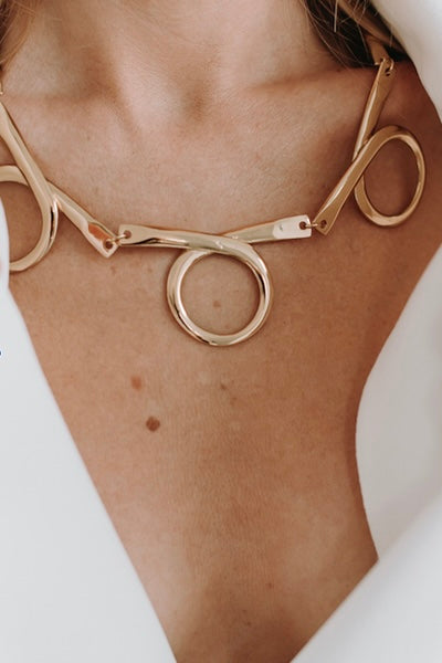 COLLAR KNOT